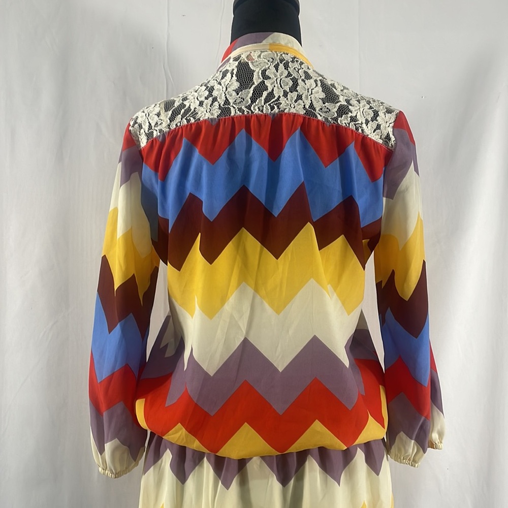 Gianni Bini mini Dress multi colored Chevron Long Sleeve Lace Detail,Medium - Picture 6 of 12